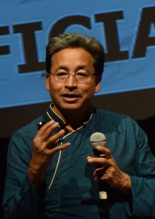 Mumbai Police Detain 50 Protesters Outside Azad Maidan Over Sonam Wangchuk Detention