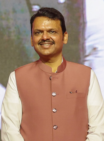 Fadnavis Defends E20 Petrol Policy, Says No Evidence of Vehicle Damage